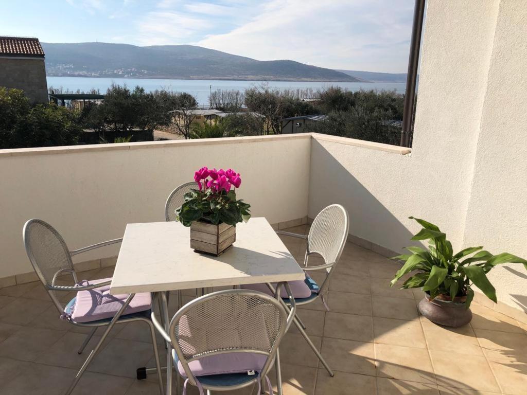 Apartments Punta Селине Экстерьер фото